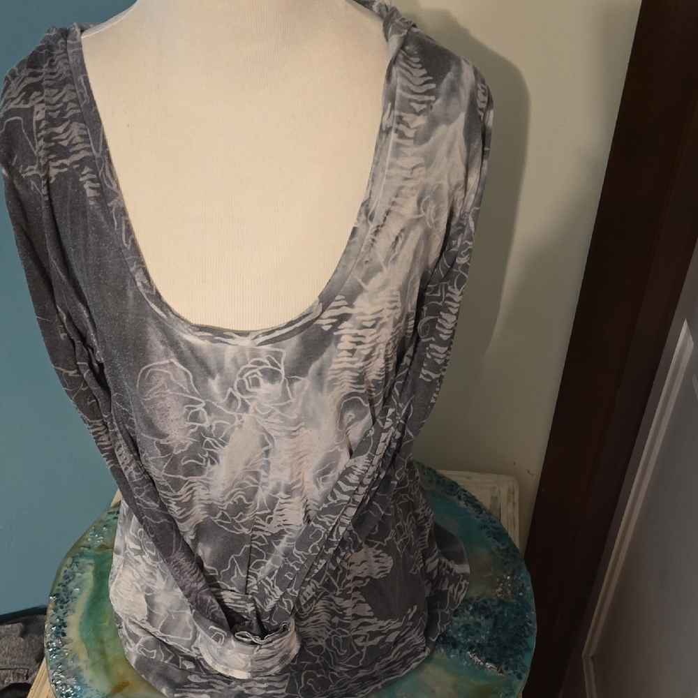 Gray and White Patterned Top